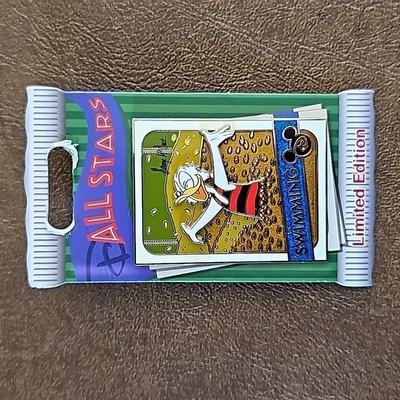 NEW DISNEY PARKS Limited Edition PIN - Picture 1 of 3
